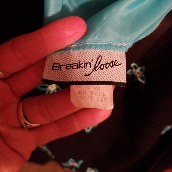 Sleeveless Pant Suit - Picture 3 of 3